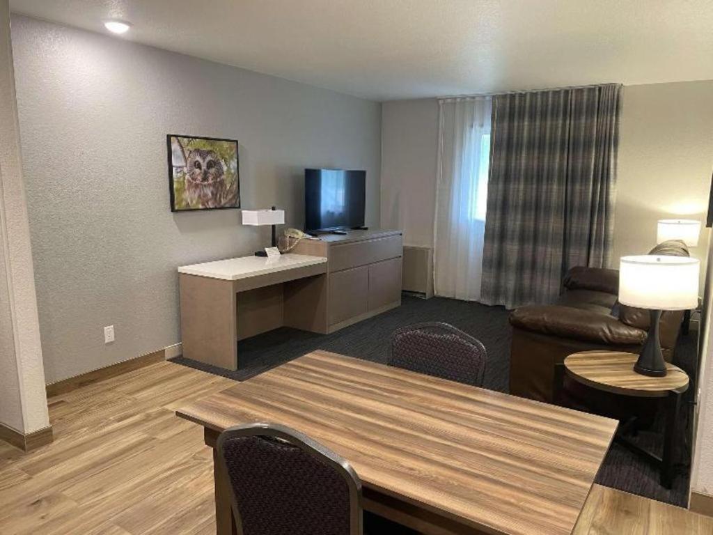 Western Lucille Hotel 2*
