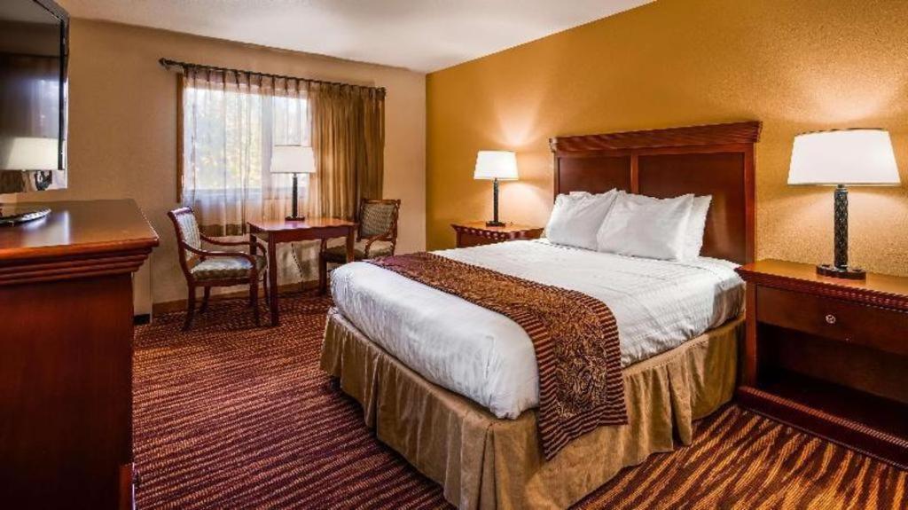 Western Lucille Hotel